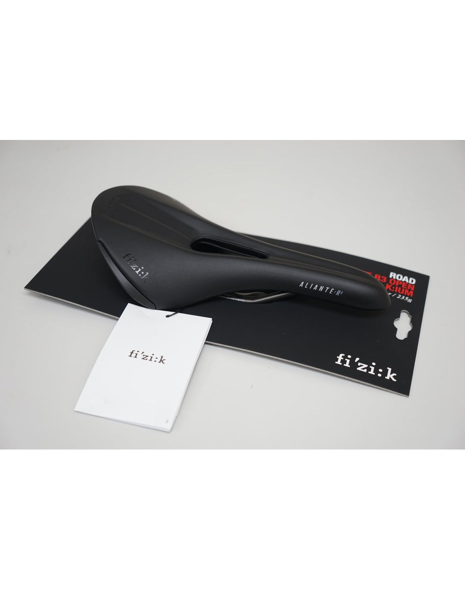 FIZIK ALIANTE R3 OPEN SADDLE LARGE KIUM BLACK – Ferrobike HK
