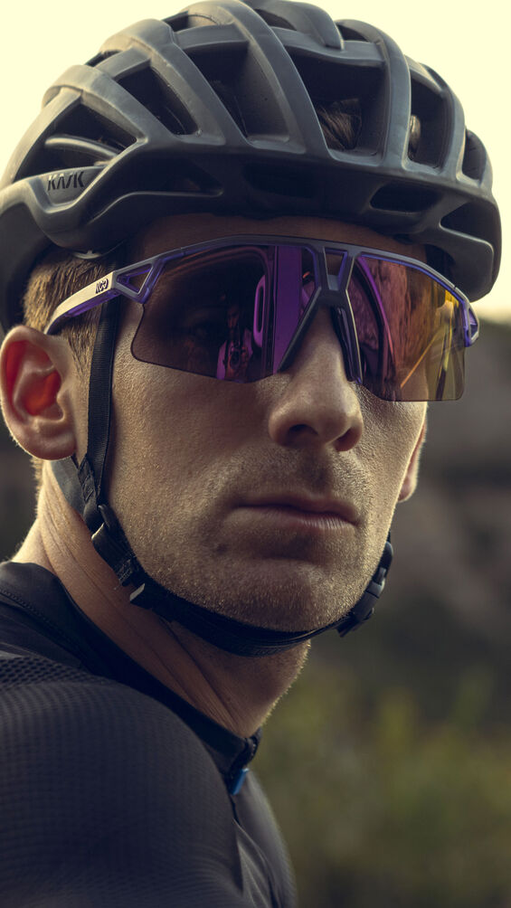KOOサングラス HYPE バイオレットグラスマット/ピンクミラー/CAT3 KOO HYPE Sunglasses Violet Glass Matt (Pink Mirror Lenses
