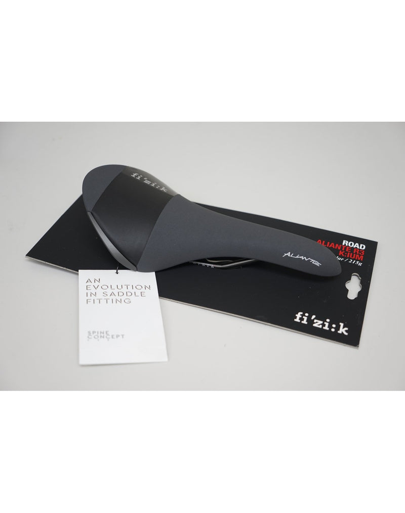 フィジーク ALIANTE R3 K:IUMレールFORブル ブラック ラージ FIZIK ALIANTE R3 LARGE kium Rails Road Saddle Black Black White